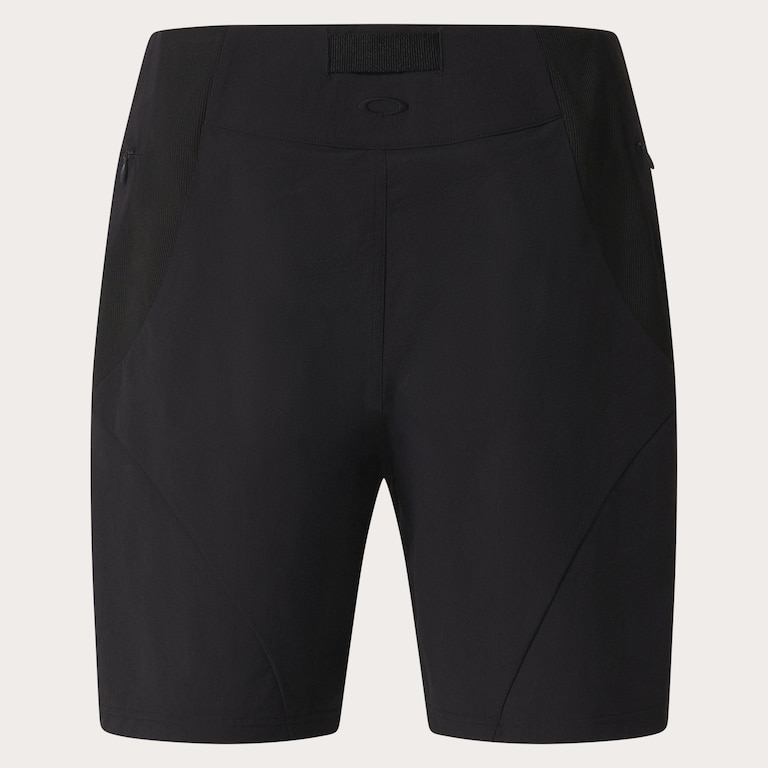 Latitude Arc Short - Blackout