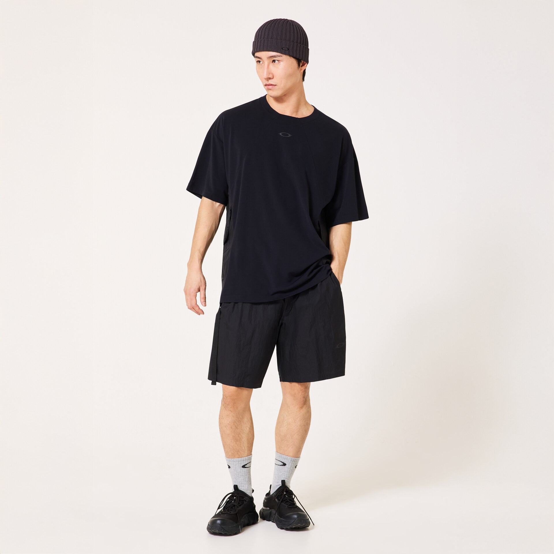 Oakley Fgl Stealth Shorts 1.0 in Stealth Black | Oakley® JP