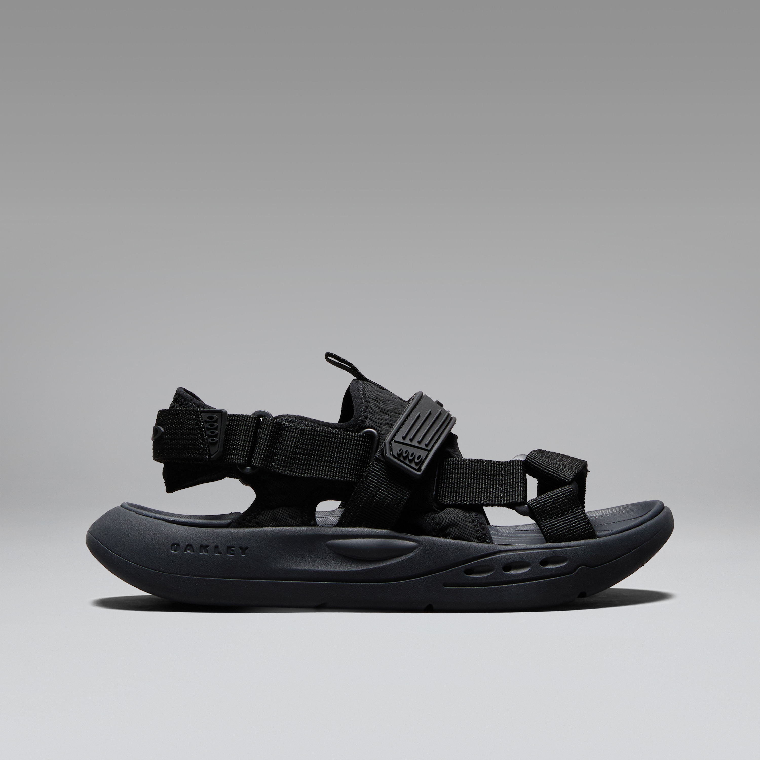 Oakley Men's Studio Sandal Size: