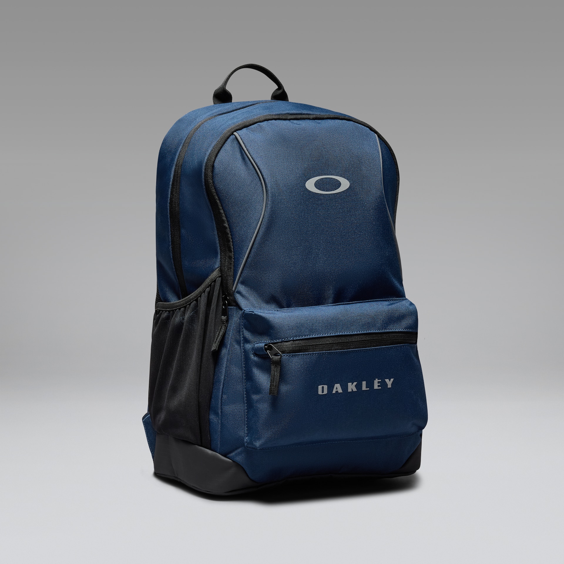 Oakley Spark Traverse in Abyss | Oakley® US