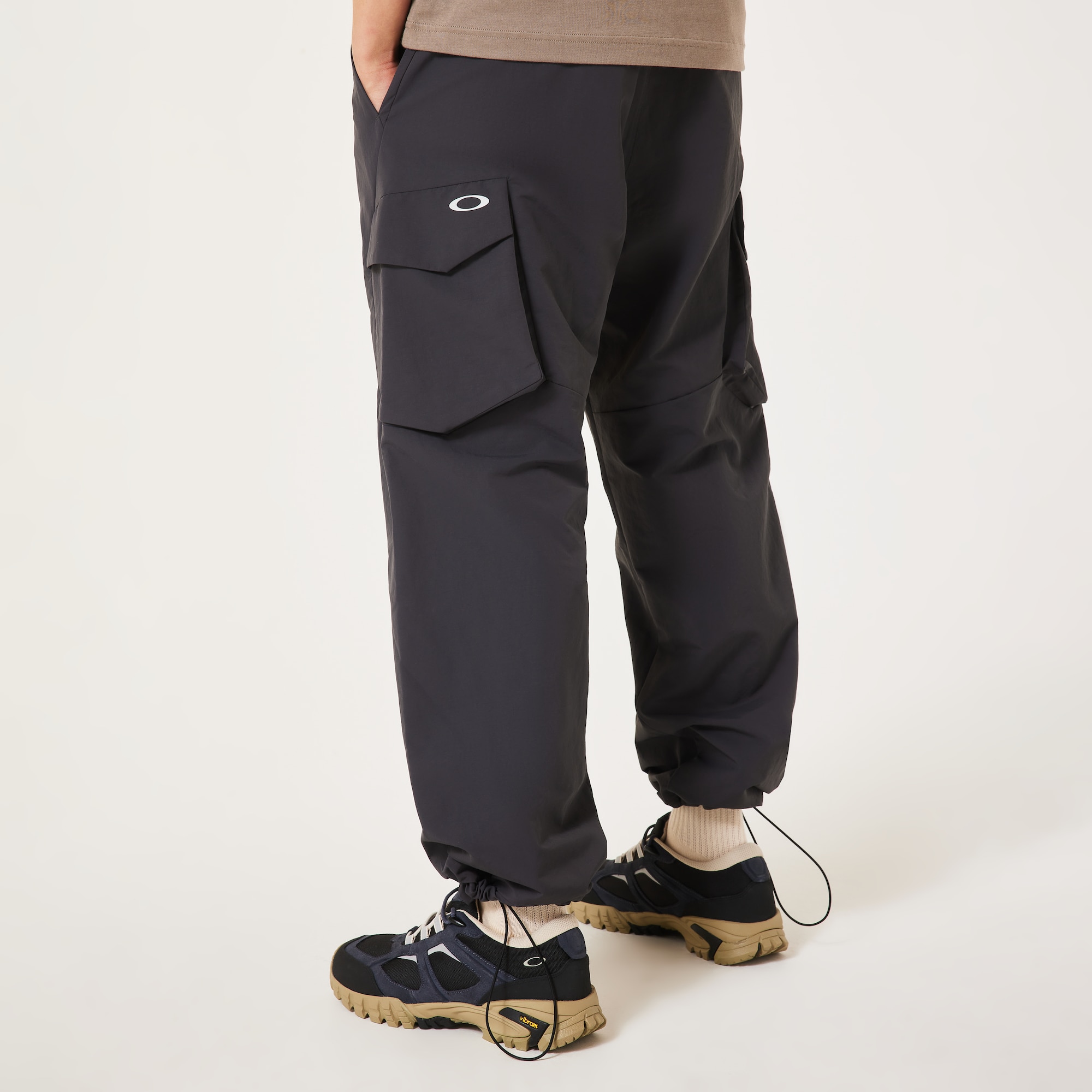 Oakley New Retro Ny Cargo Pants 1.0 in Phantom | Oakley® JP
