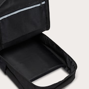 Essential Backpack M 8.0 - Blackout