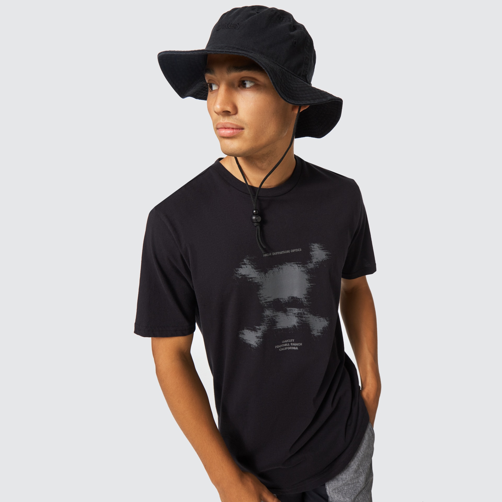 Oakley Blurred Scatter Skull Tee in Blackout | Oakley® US