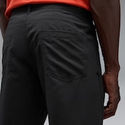 Baseline Hybrid 18” Short - Pitch Black