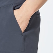 Hybrid Pockets Short 20 - Uniform Gray
