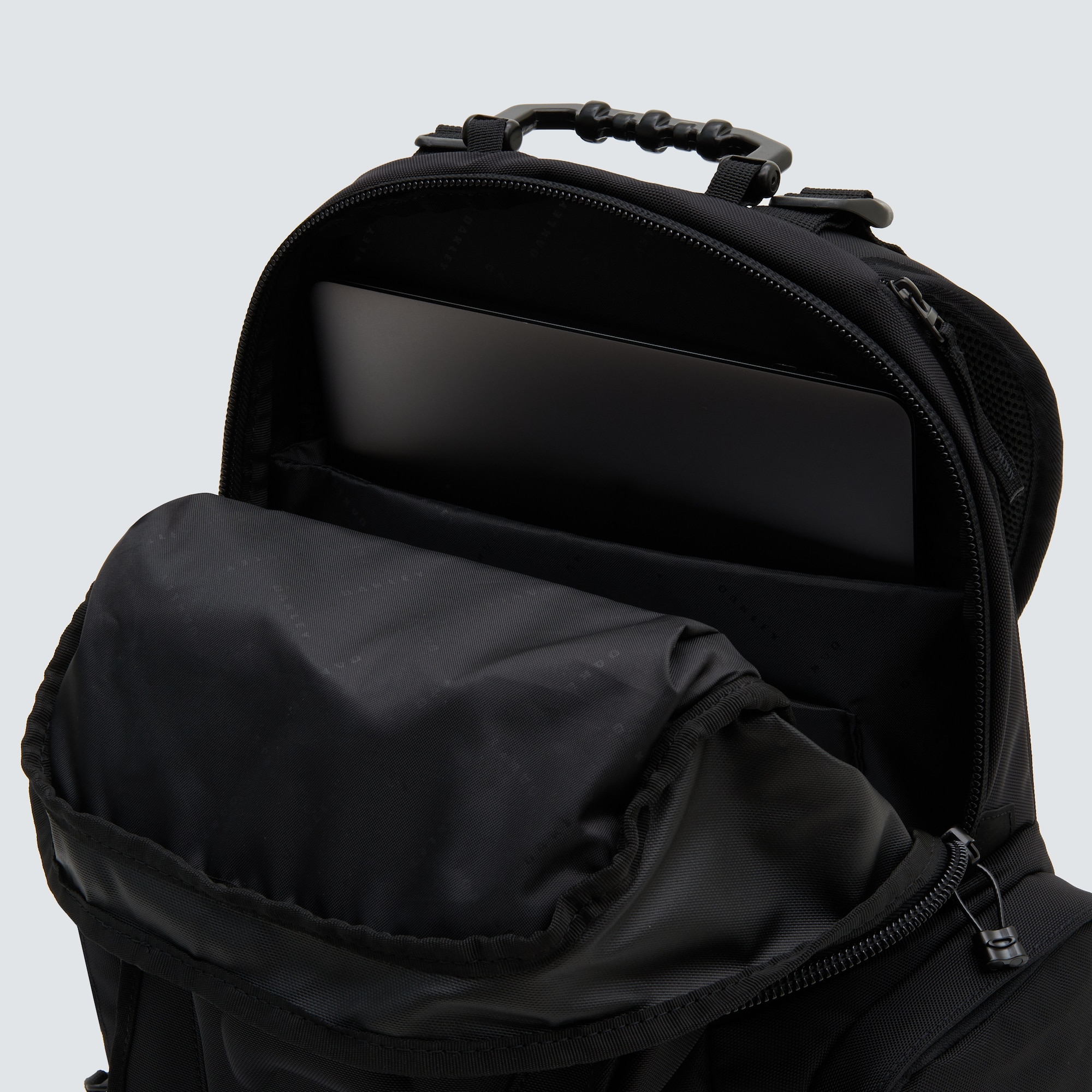 Oakley Icon Backpack 2.0 in Blackout | Oakley® US