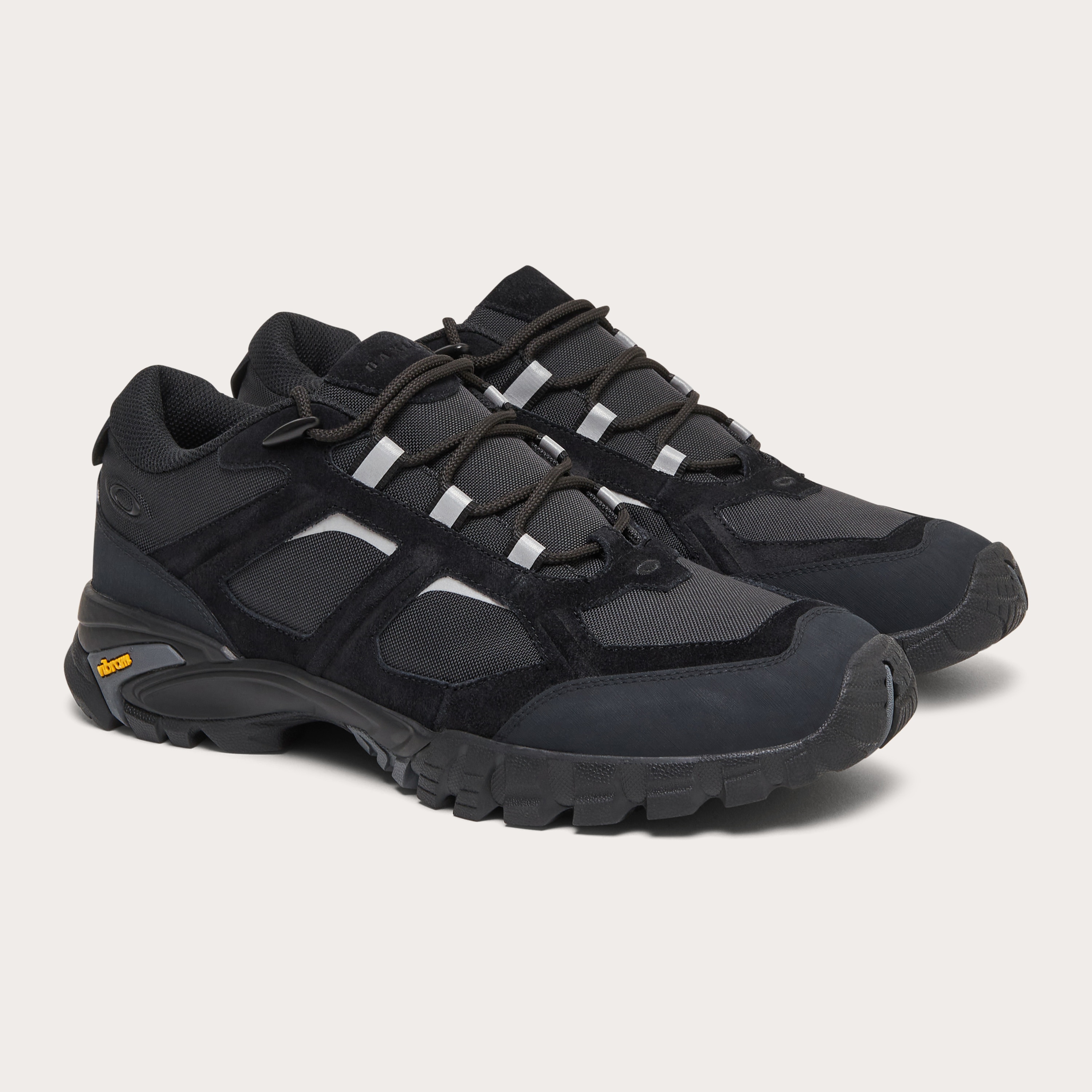 Oakley Sierra Terrain in Graphite | Oakley® US