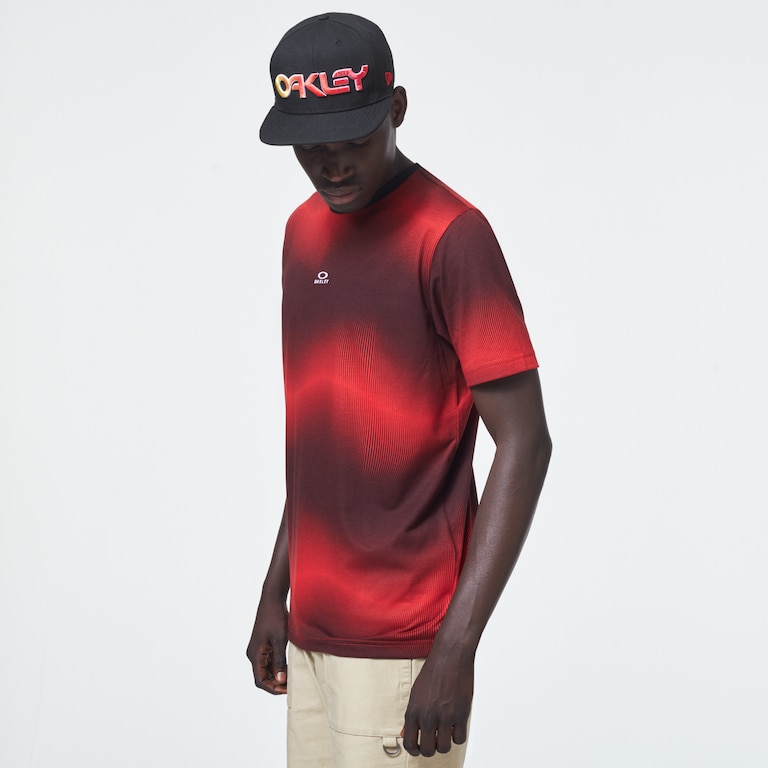Dynamic Short Sleeve Tee - High Risk Red