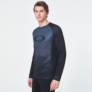 Oakley MTB LS Tech Tee in Gray Pixel Print | Oakley® | Official