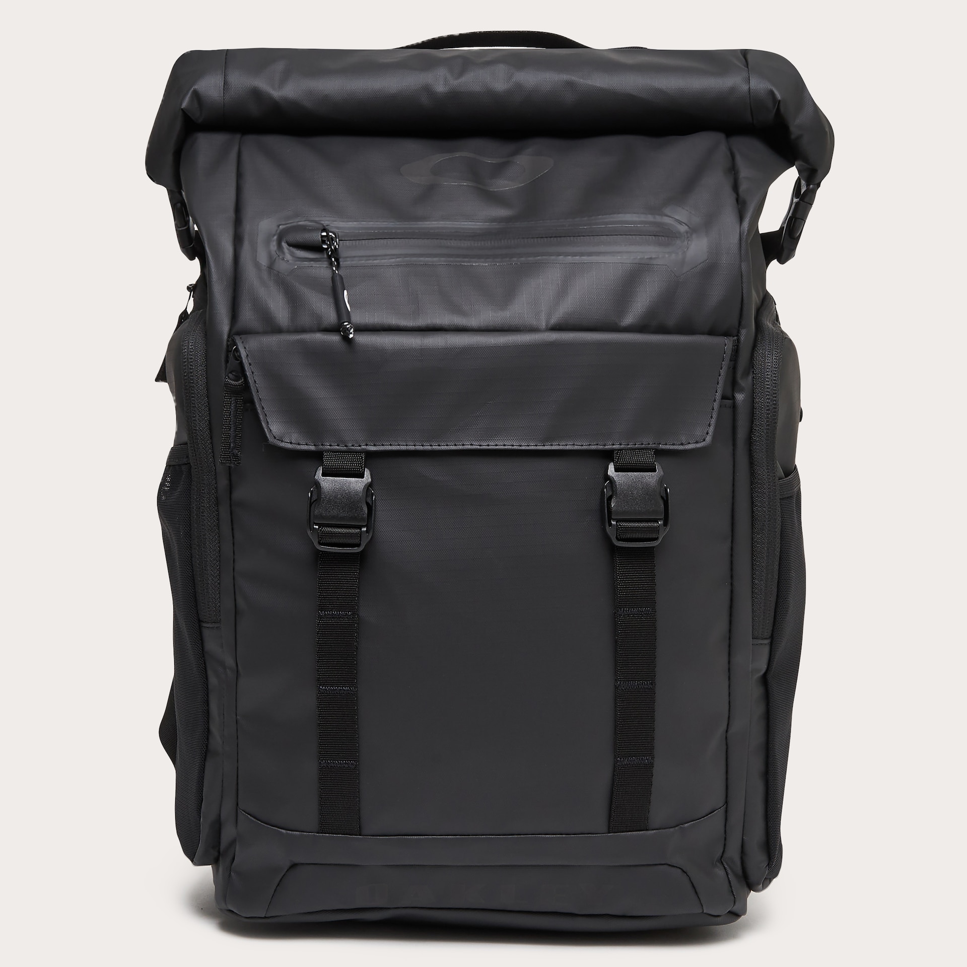 Oakley Road Trip Terrain 25L Rc Pack in Blackout | Oakley® LU