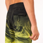 Cosmic Tides 18" Boardshort - Gradient Swirl Black/Yellow