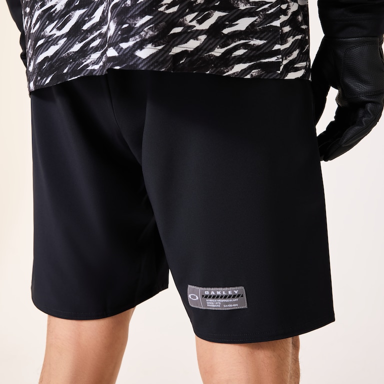Striking Wind Shorts 9.0 - Pitch Black