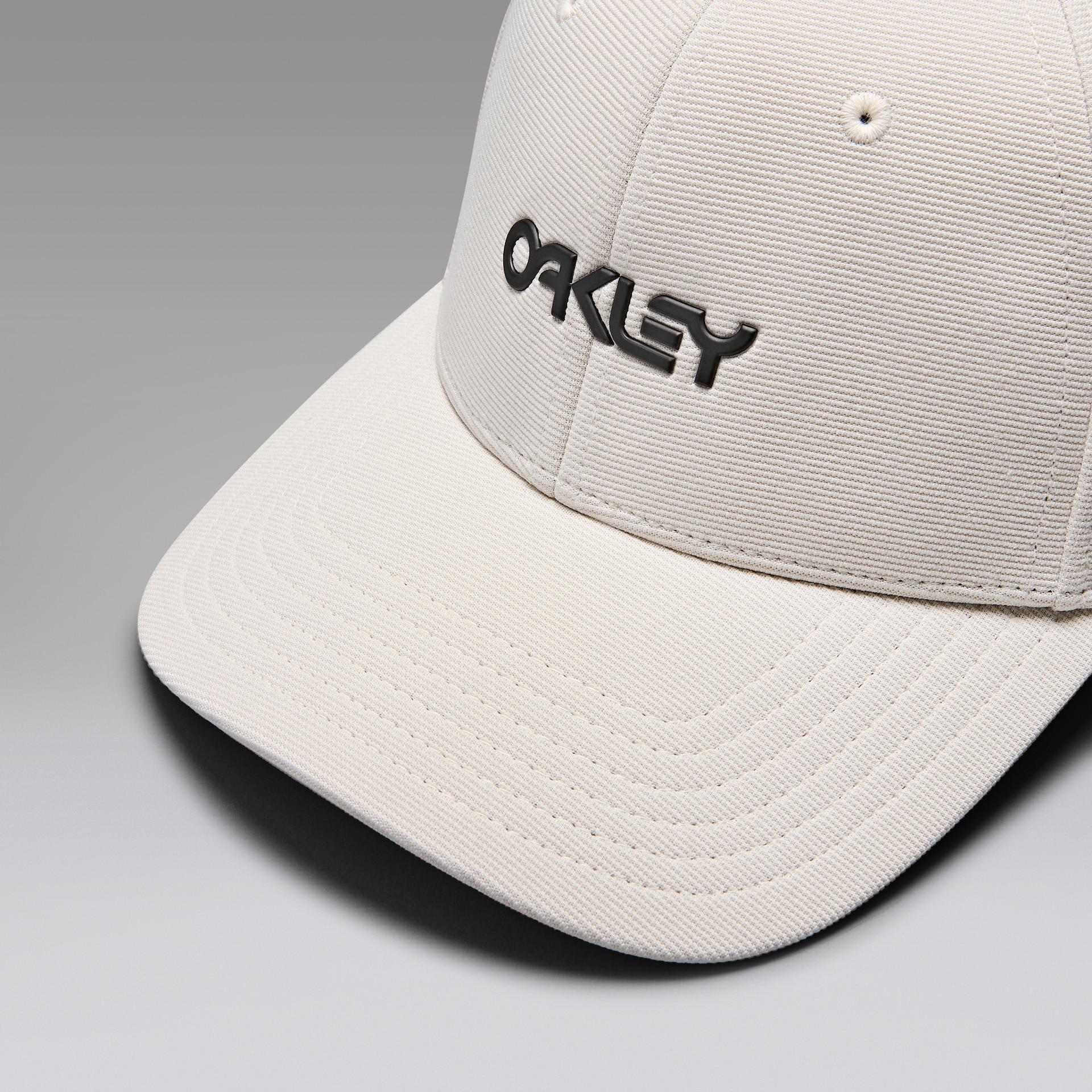 Oakley 6 Panel Stretch Metallic Hat in Blackout | Oakley® US