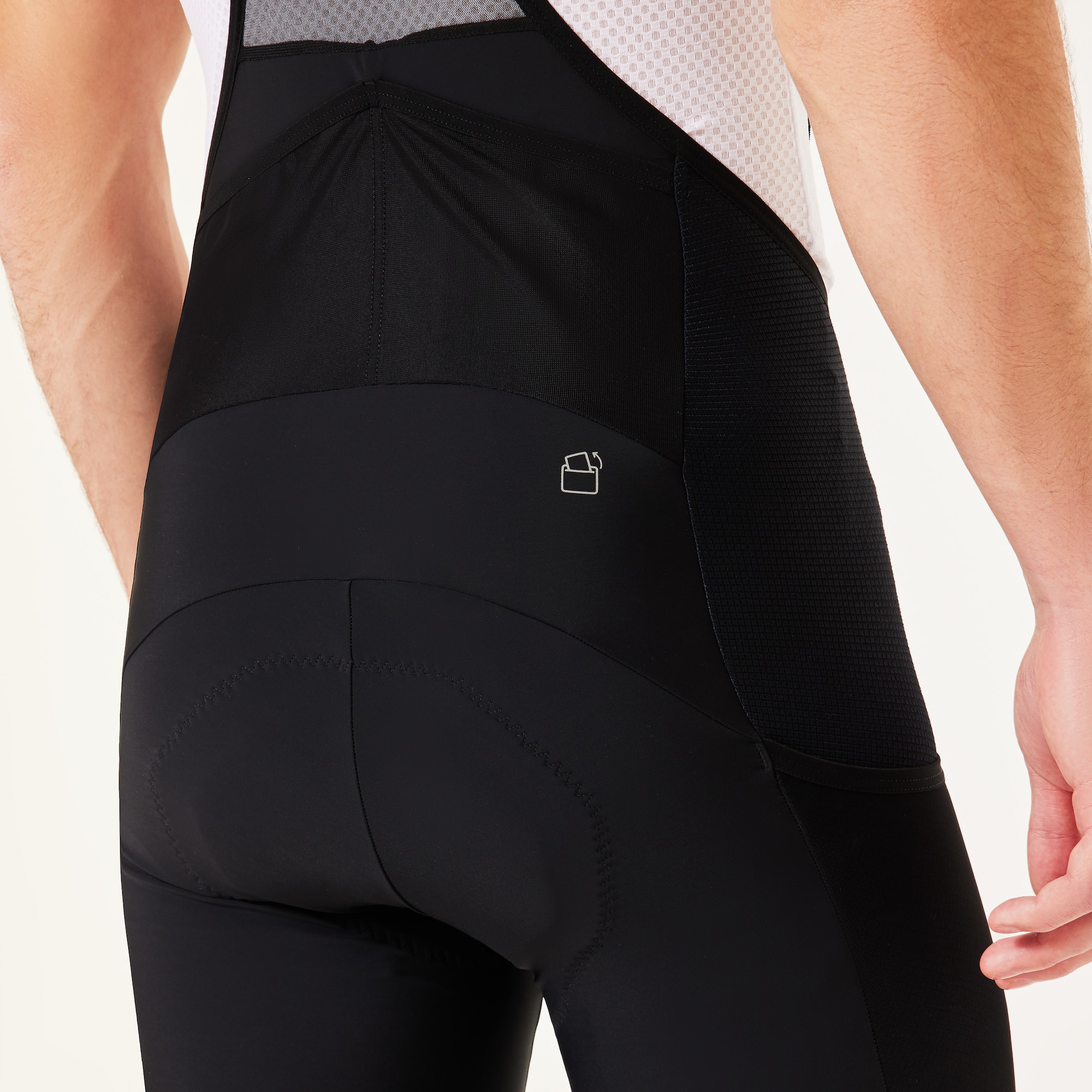 Oakley Off Grid Cargo Bib Short 2.0 in Blackout | Oakley® US