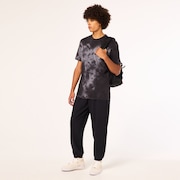 Mtl Tendrils Tee - Black Tie Dye