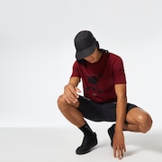 Blurred Scatter Skull Tee - Iron Red
