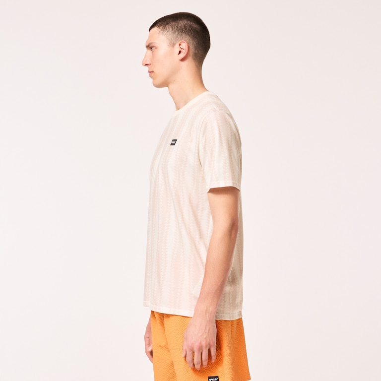 Vertical Sets Tee - Humus Zig-Zag Print