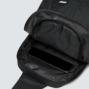 Voyager Cross Body Bag - Blackout