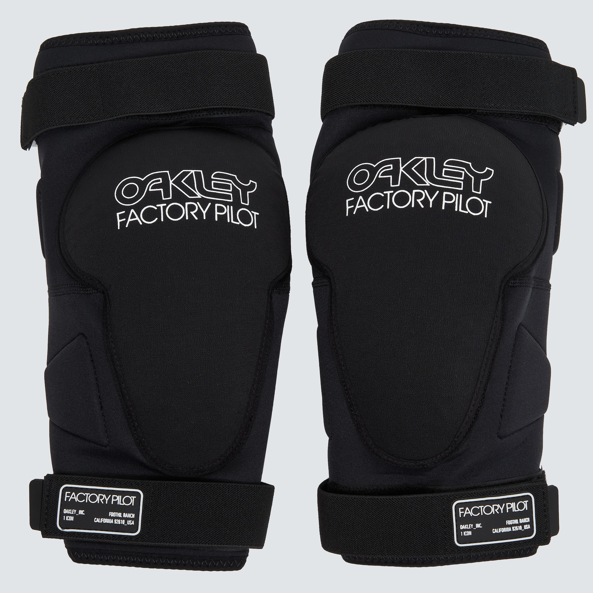 Oakley Drop In Rz-Labs Knee Guard in Blackout | Oakley® US