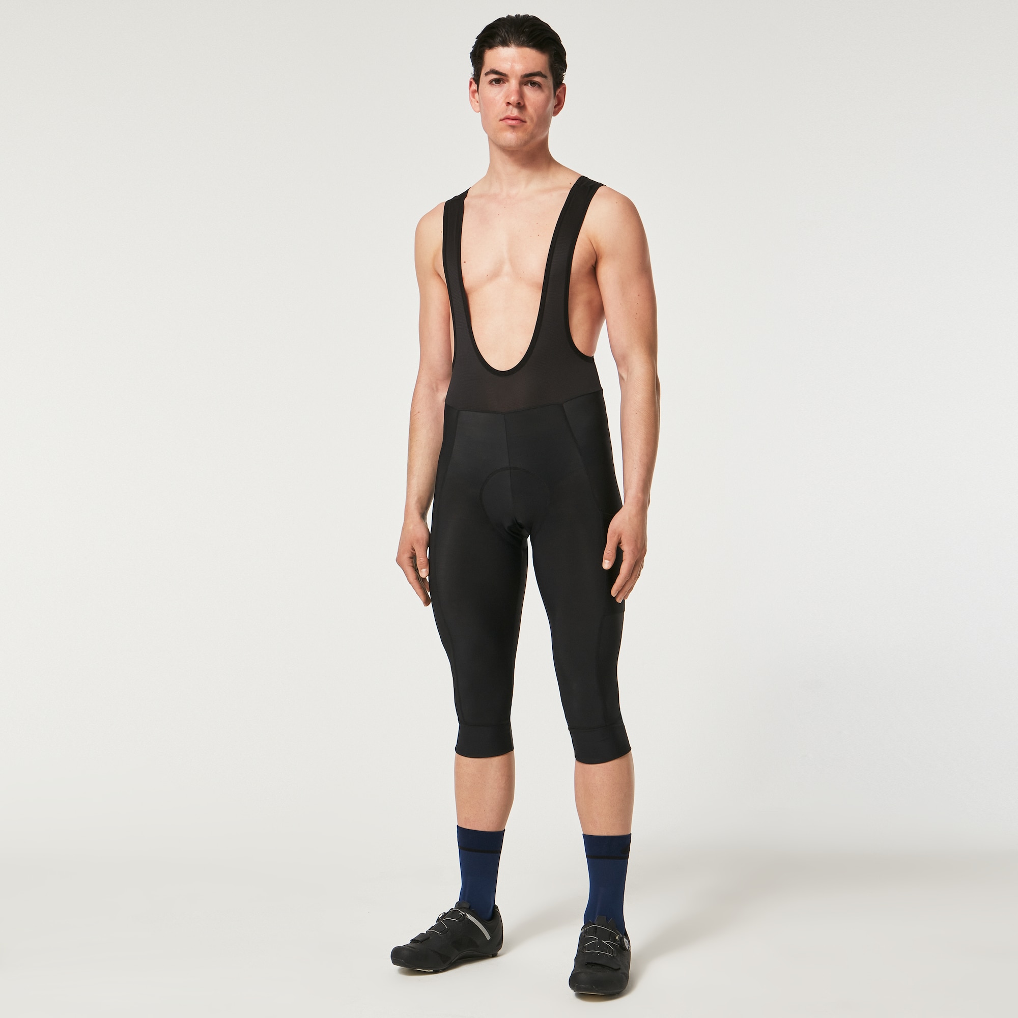 オークリーショーツ　エンデュランスカーゴビブニッカー　サイクルパンツ　七分丈 Oakley Endurance Cargo Bib Knicker in Blackout | Oakley® US