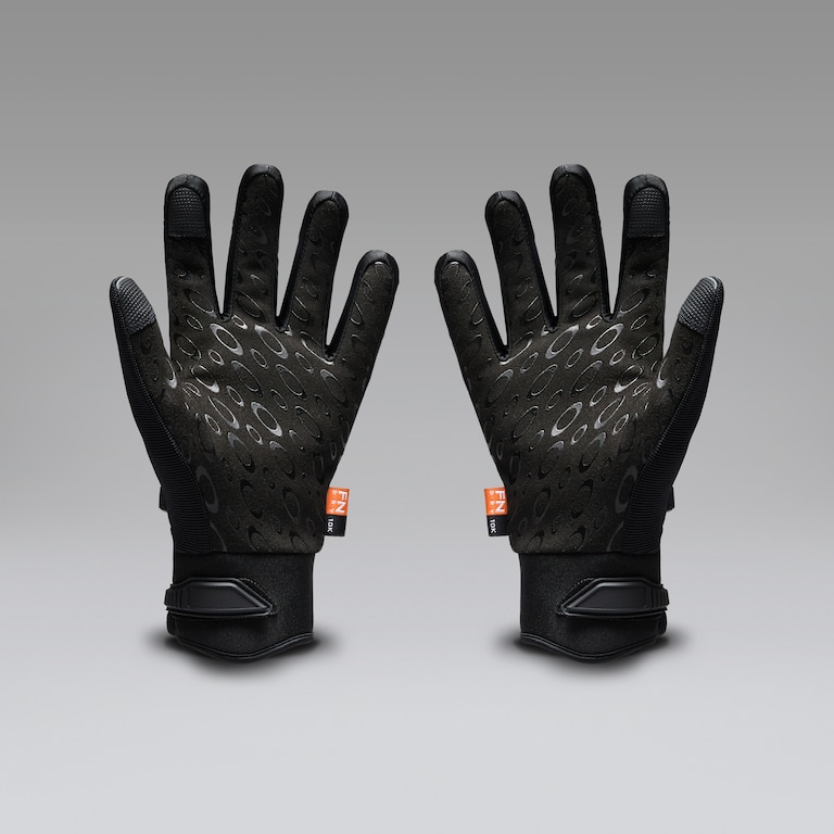 Clutch Glove​ - Pitch Black