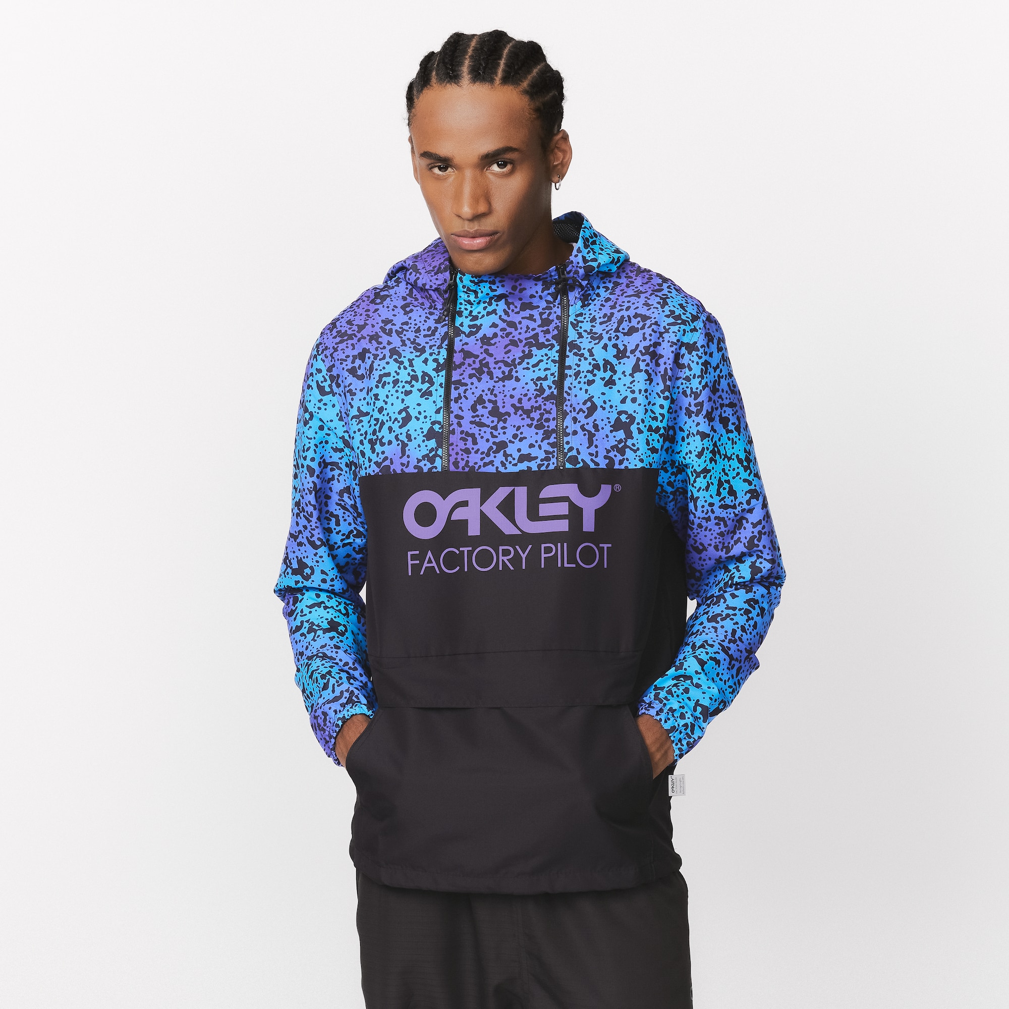 オークリー　factory pilot アノラックジャケット　スノーボードウェア Oakley Jaqueta Factory Pilot Windbreaker em Blackout | Oakley® BR