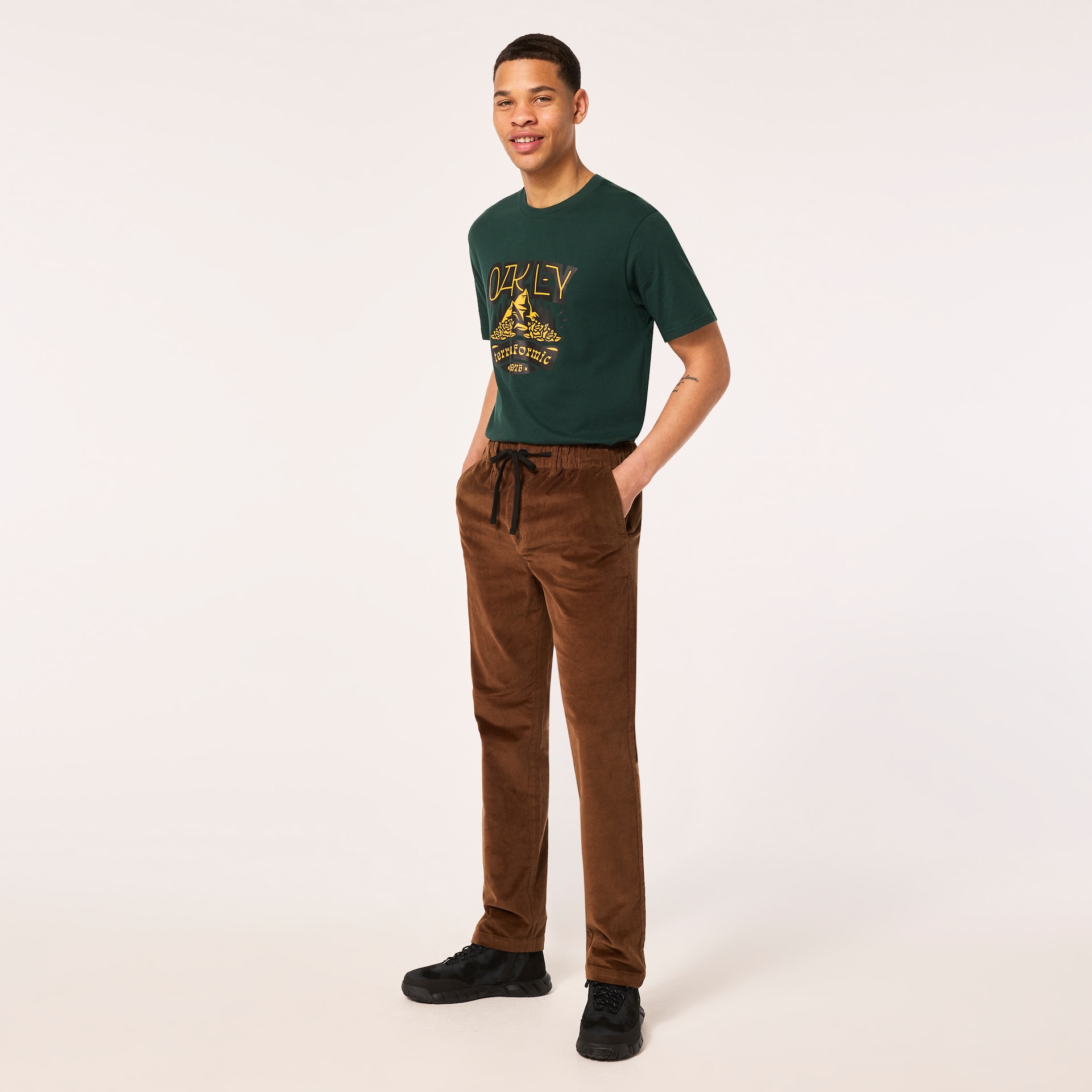 Oakley Roam Commuter Corduroy Pant in Carafe | Oakley® US
