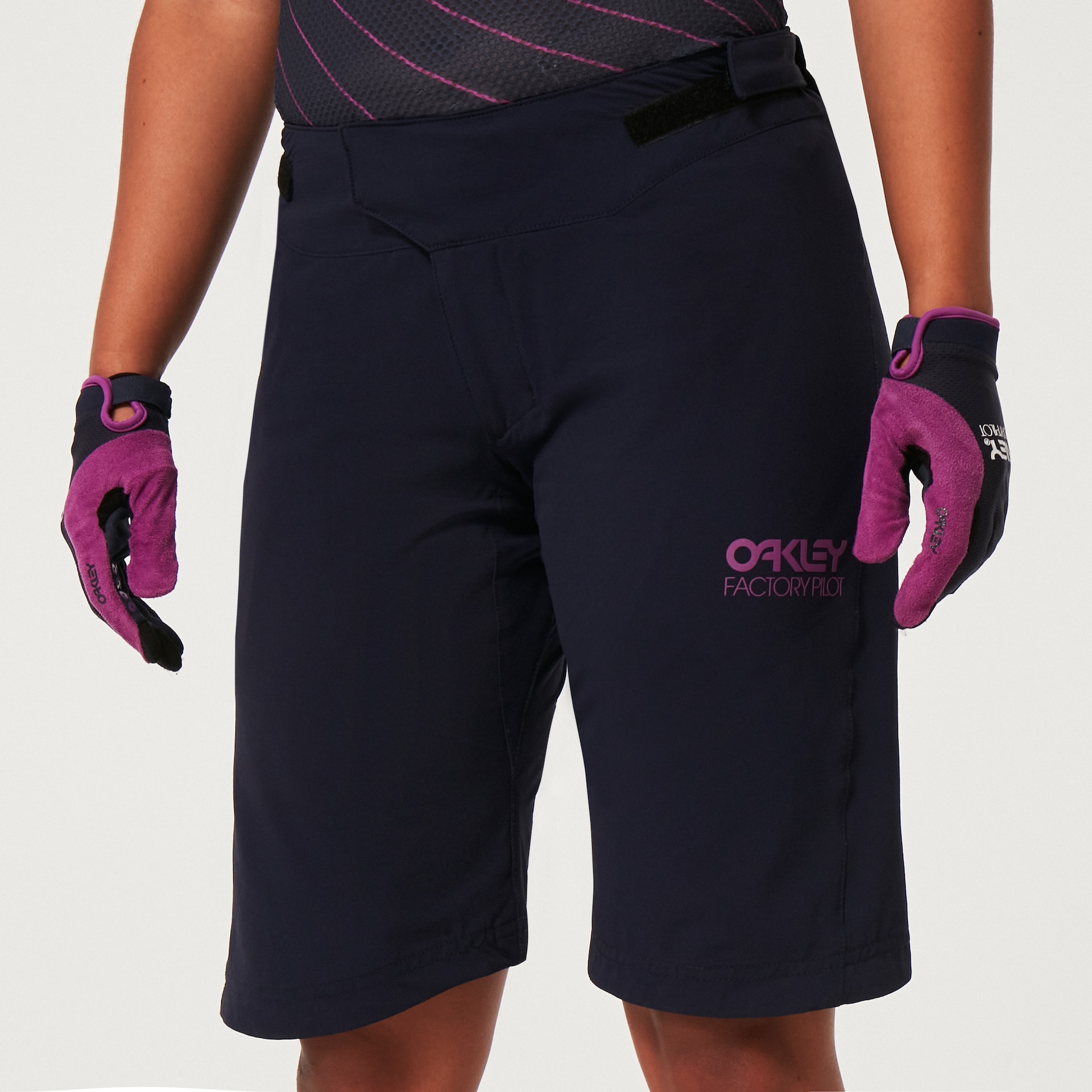 Oakley Dames Factory Pilot Rc Short