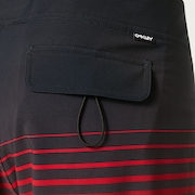 Fade Out 21" Rc Boardshort - Black/Red Stripes