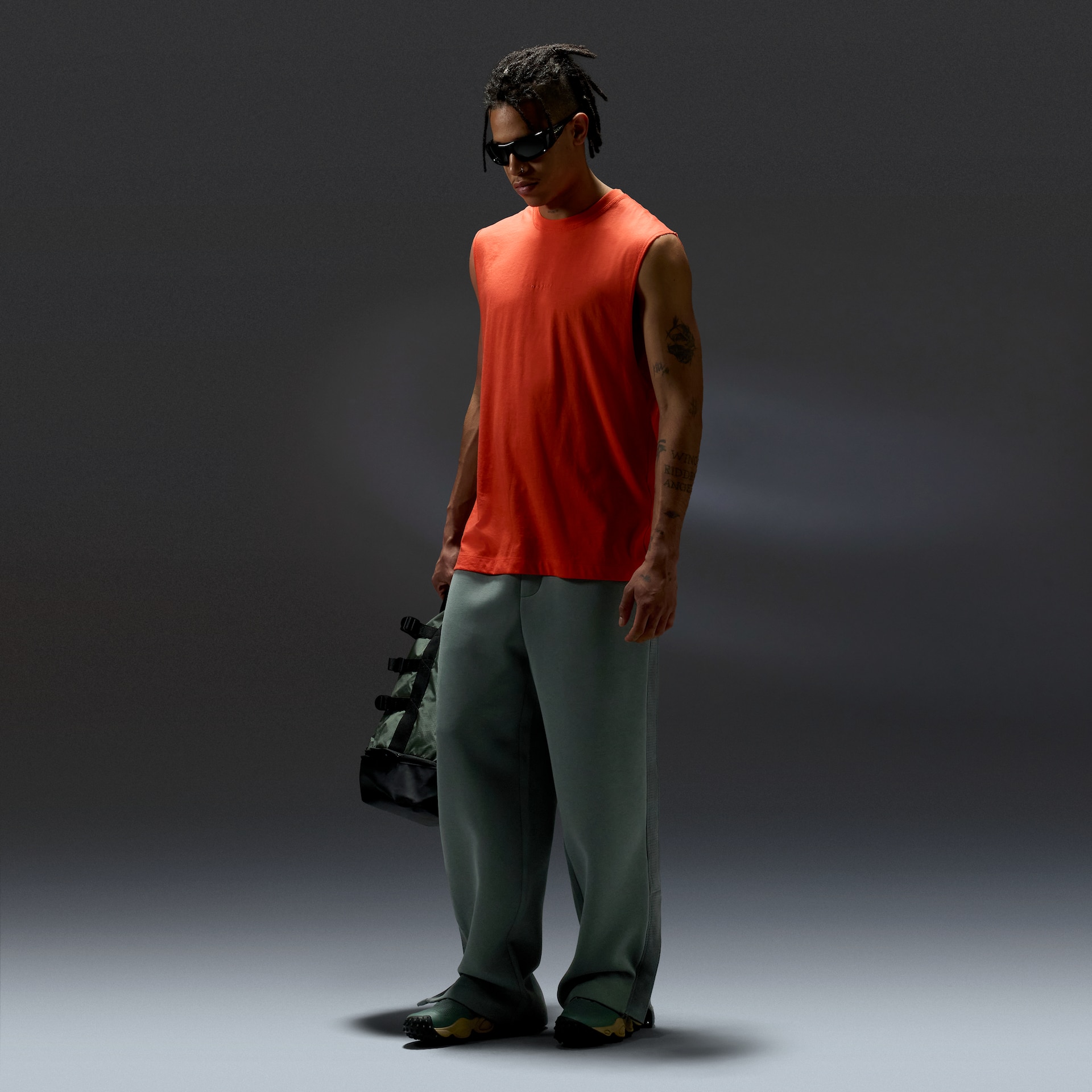 Oakley Men's Reserve Momento Tank Size: