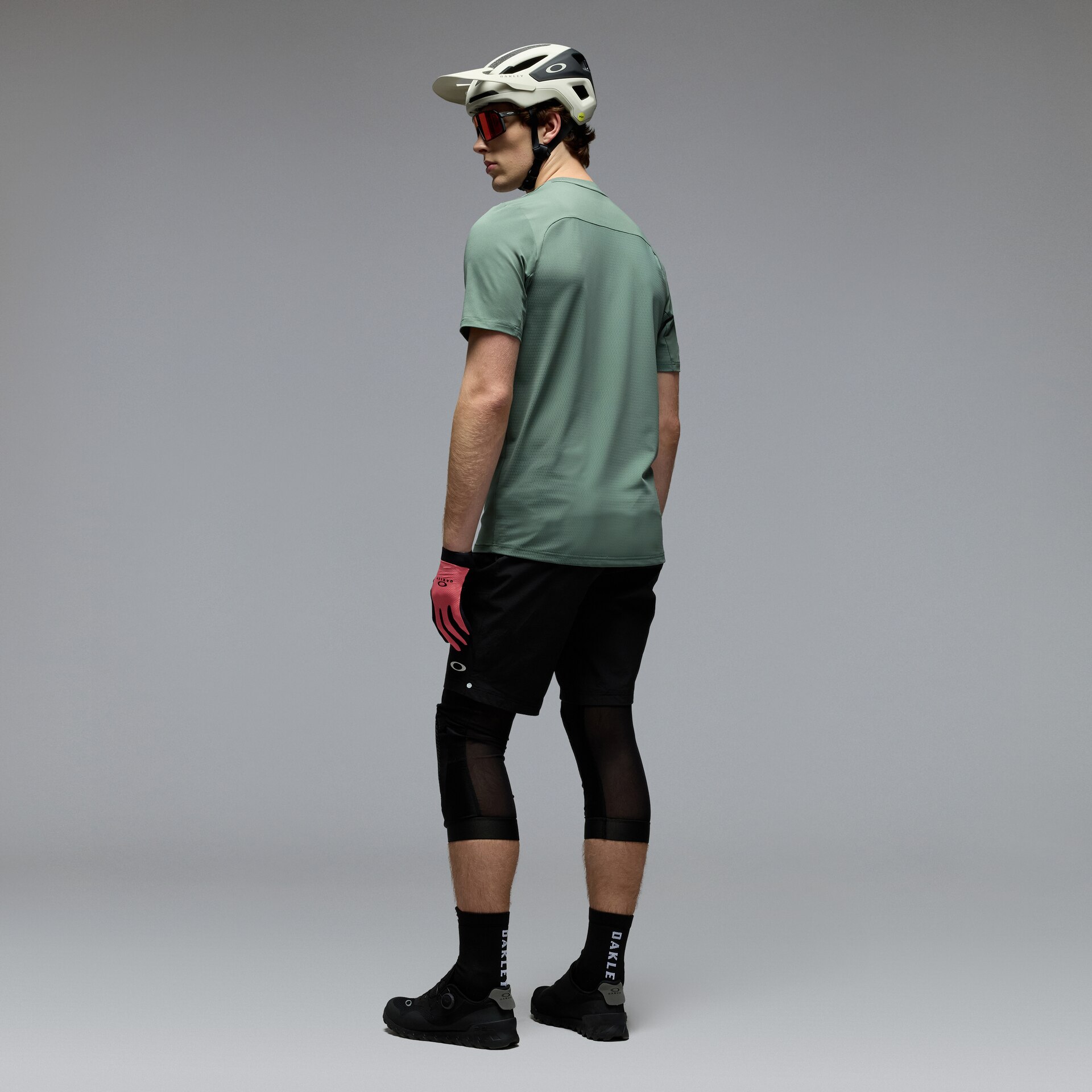 FOA406786__74O_ombk1.png