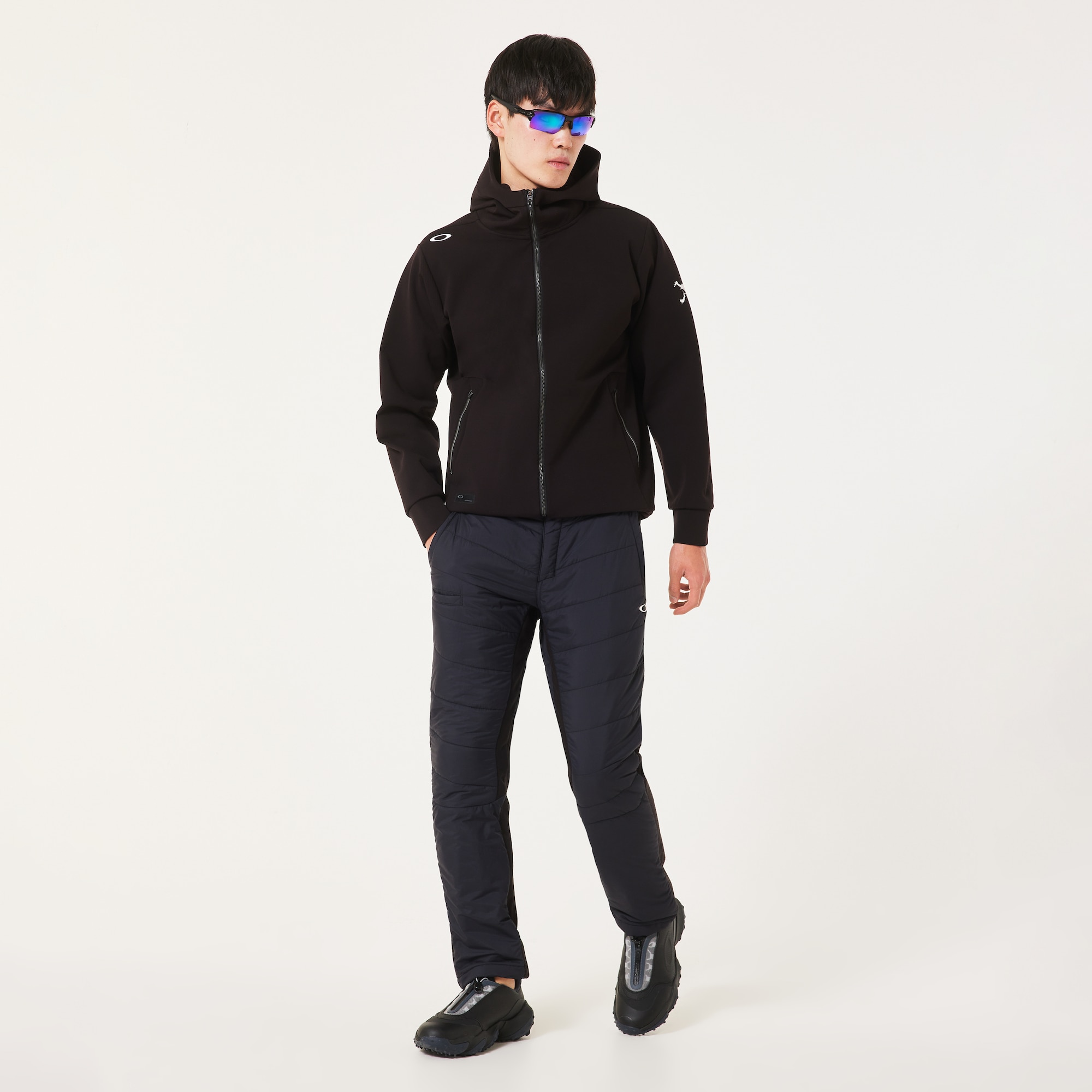 Oakley Skull Versatile Zip Hoodie 5.0 in Blackout | Oakley® JP