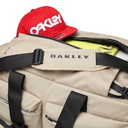 Oakley Utility Big Duffle Bag in Rye | Oakley® | Official Oakley