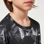 （子供用) Striking Qd S/S Tee Ytr 1.0 - Black Print