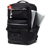 Utility Square Backpack - Blackout
