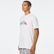 Graphic Waves Tee - White