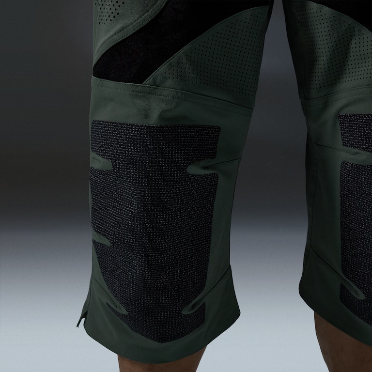 Latitude Veil 3/4 Short - Aviator Green