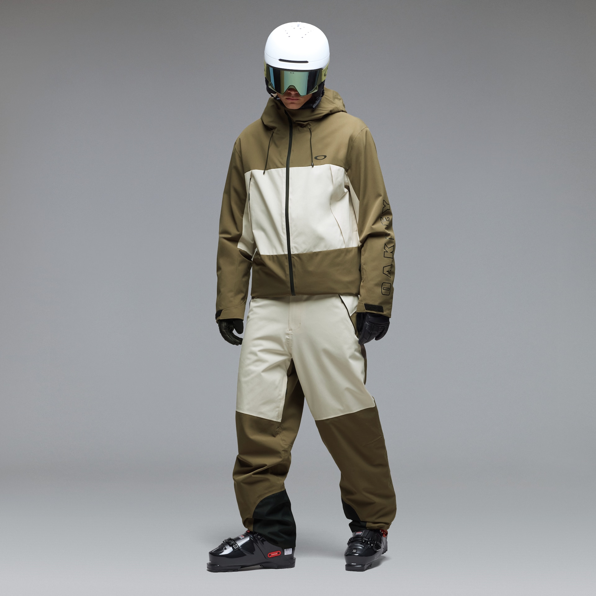 Oakley Timberline Insulated Jacket​ in Deep Olive/Mist | Oakley® JP