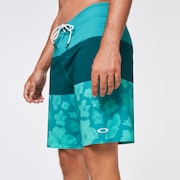 Floral Seamless 20 Boardshort - Green/Flowers