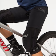 W Factory Pilot  Lite  Short - Blackout