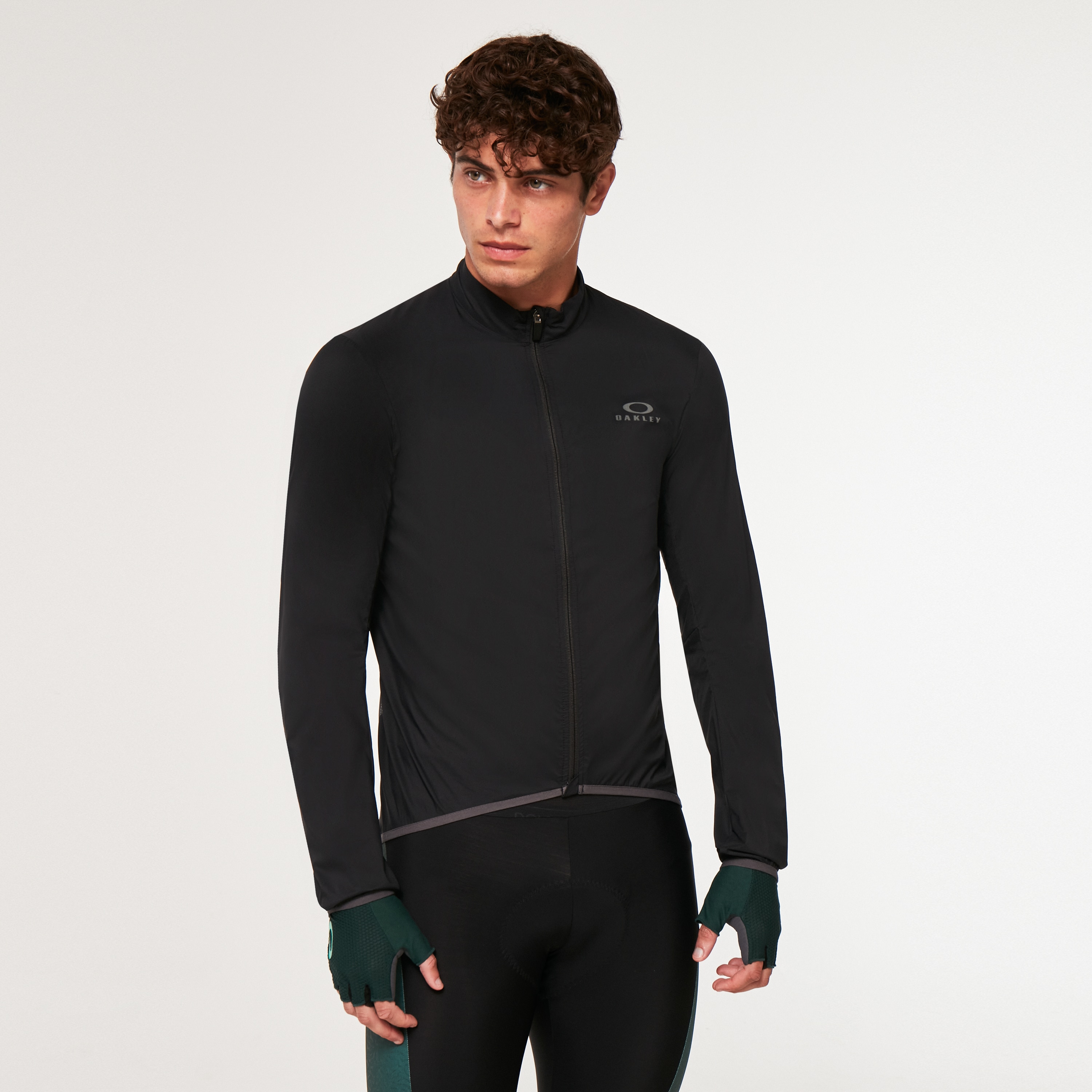 Oakley Endurance Packable Wind Jacket in Blackout | Oakley® US