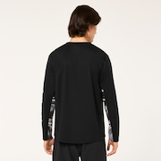Slant Logo Print L/S Tee 8.0 - Blackout
