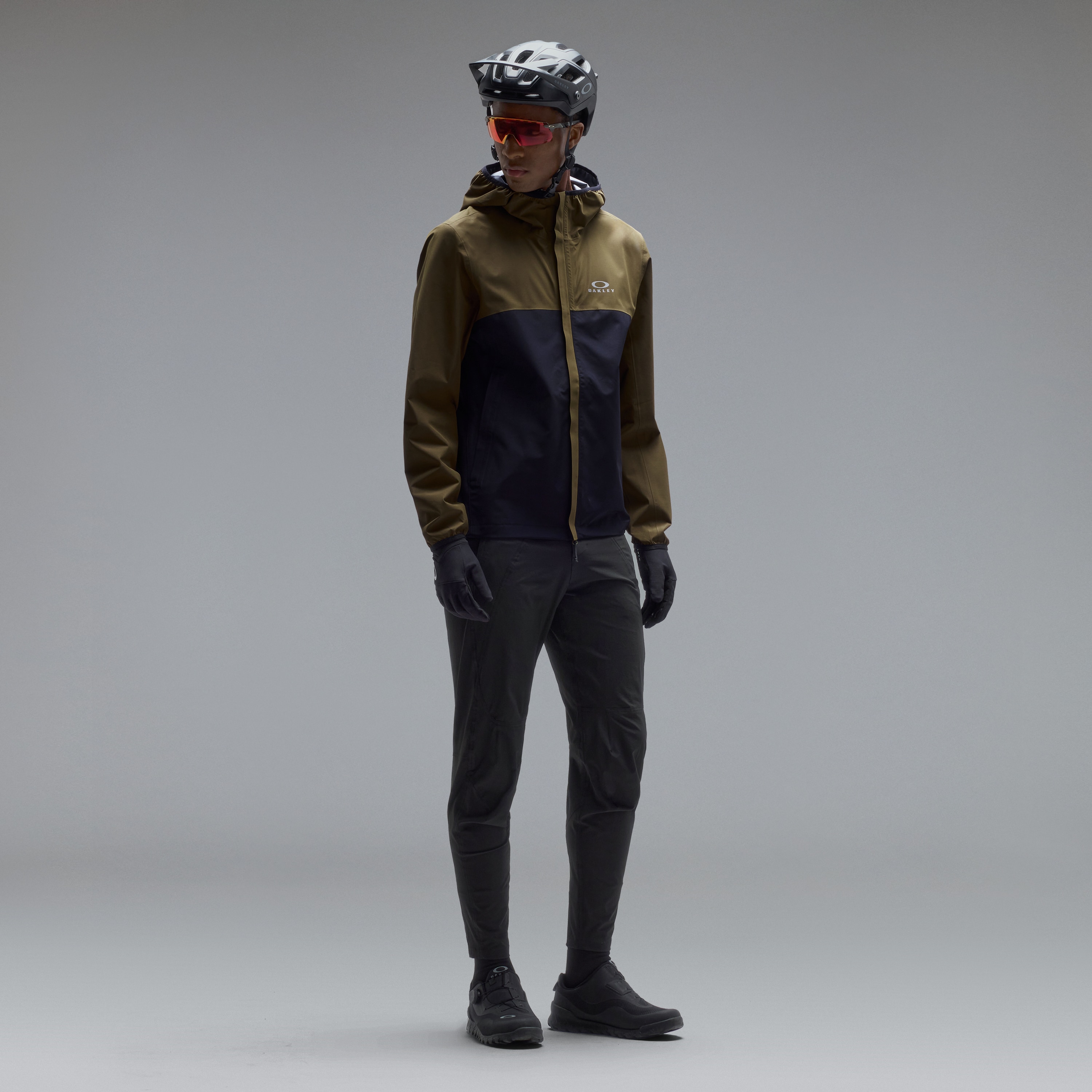 Oakley Elements Shell Jacket 2.0 in Army Green | Oakley® US