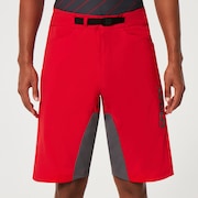Seeker '75  Short - Red Line