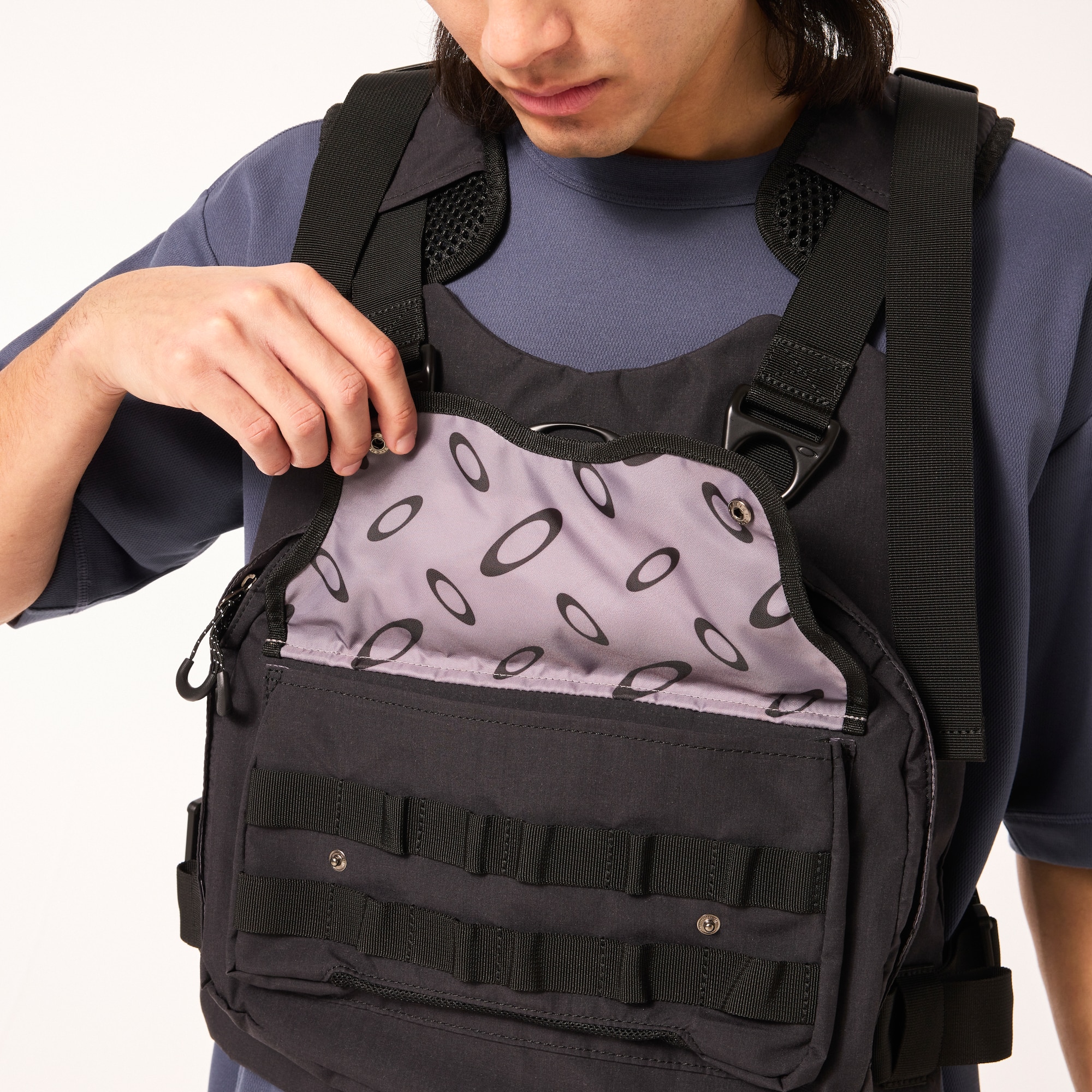 Oakley Fgl Ap Vest 4.0 in Phantom | Oakley® LU