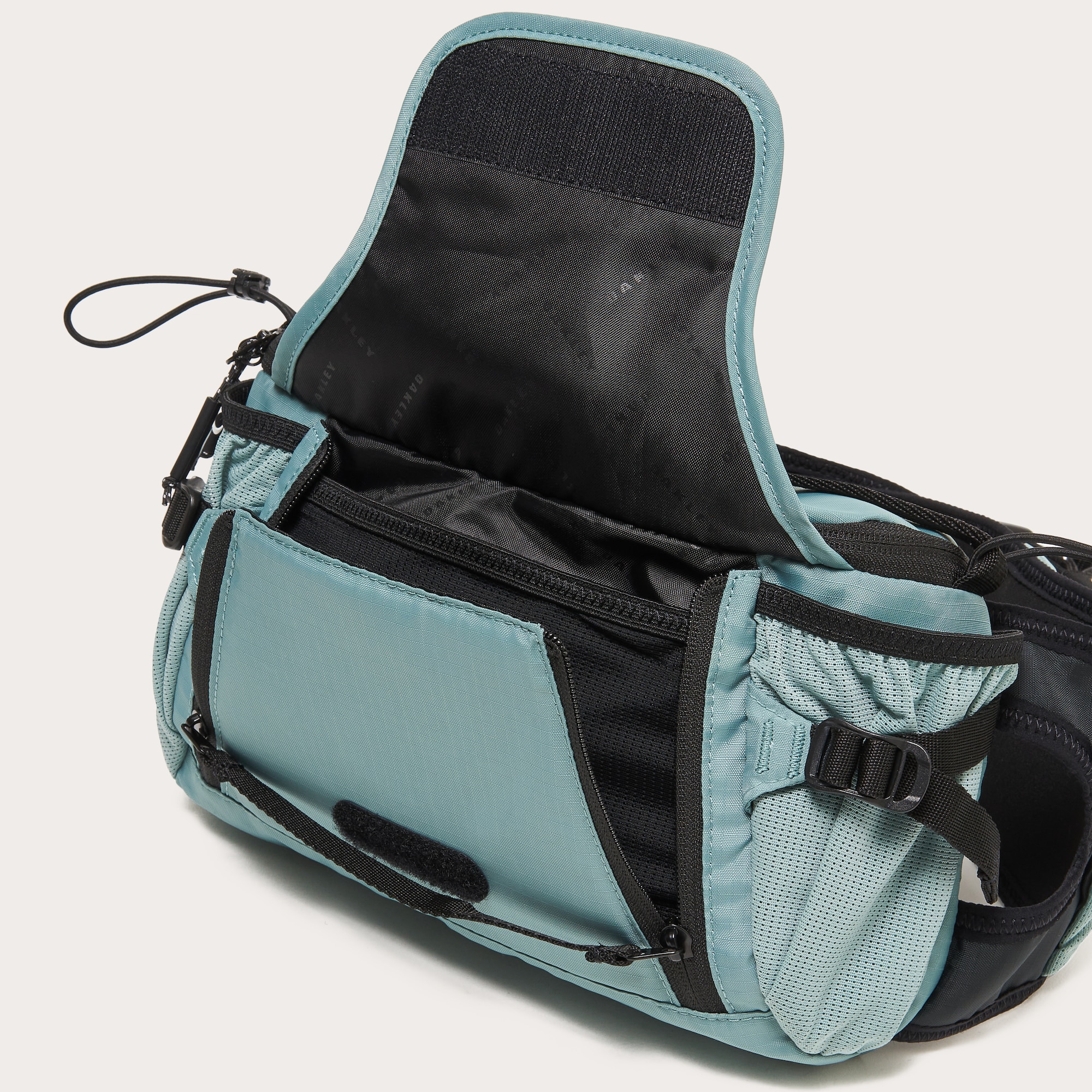 Oakley Seeker Traverse Rc Hip Pack in Pacific | Oakley® AU