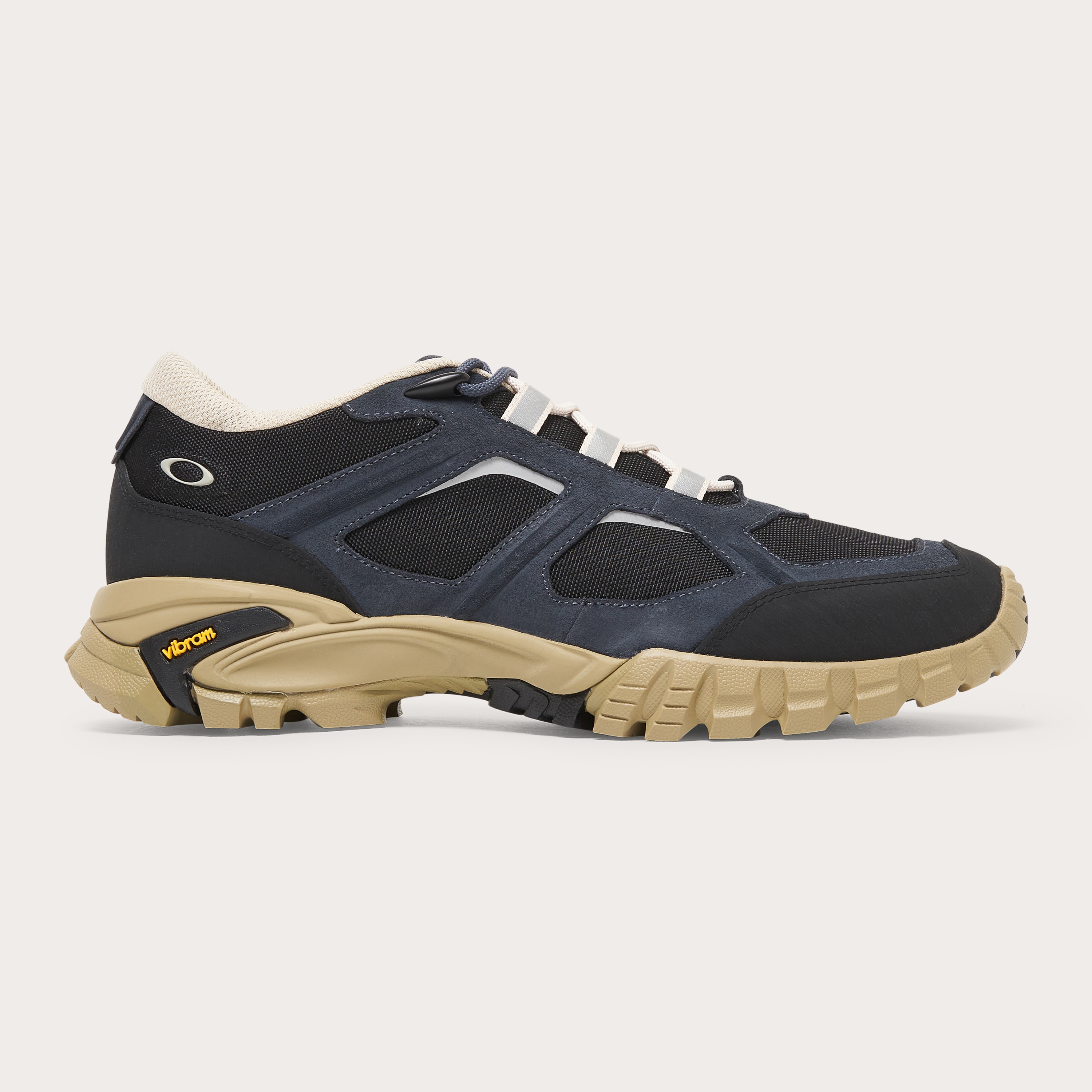 Oakley Sierra Terrain in Graphite | Oakley® US