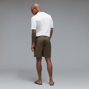 Baseline Hybrid 18” Short - Deep Olive