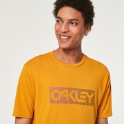 Gradient Lines B1B Rc Tee - Amber Yellow
