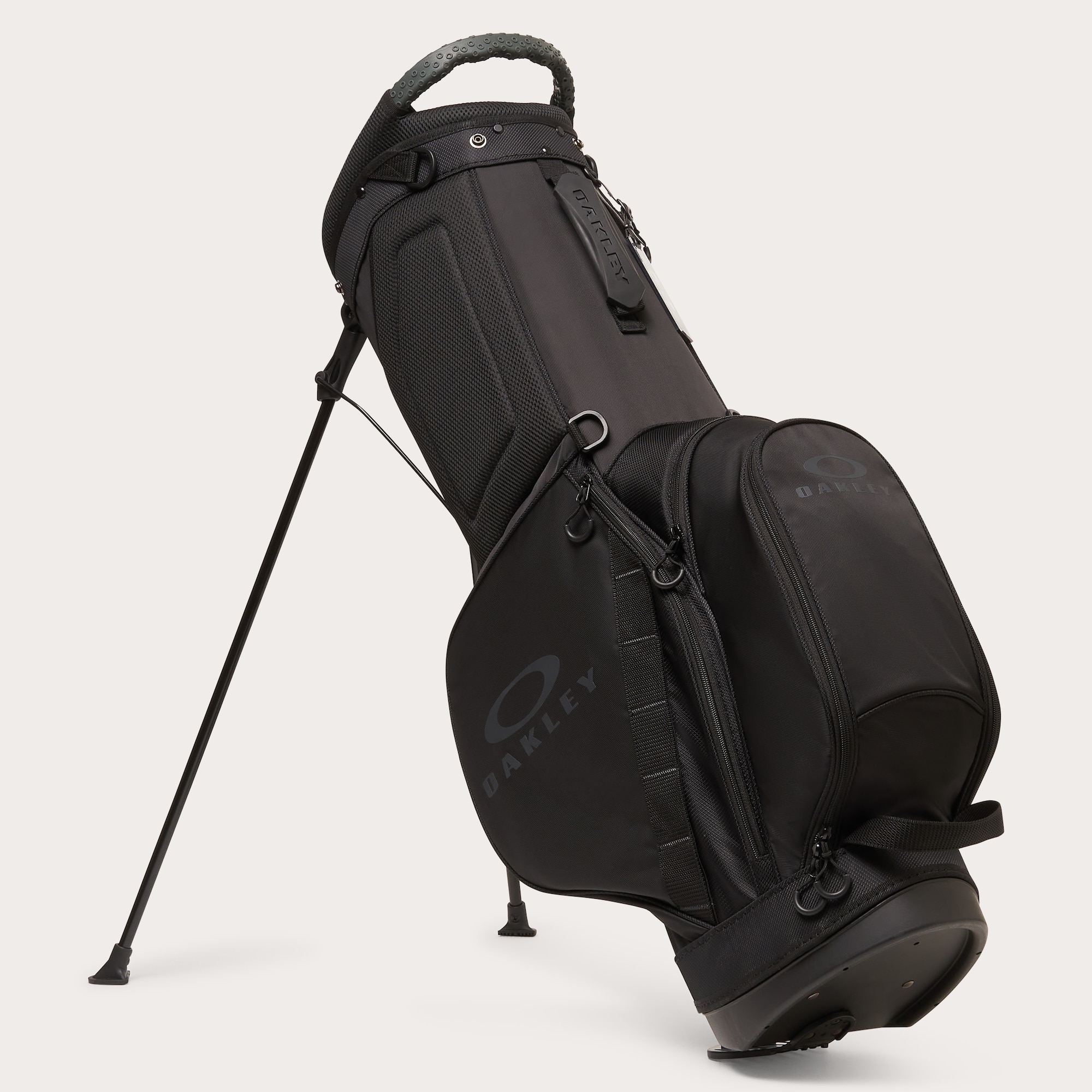 Oakley Stand 18.0 in Blackout | Oakley® LU